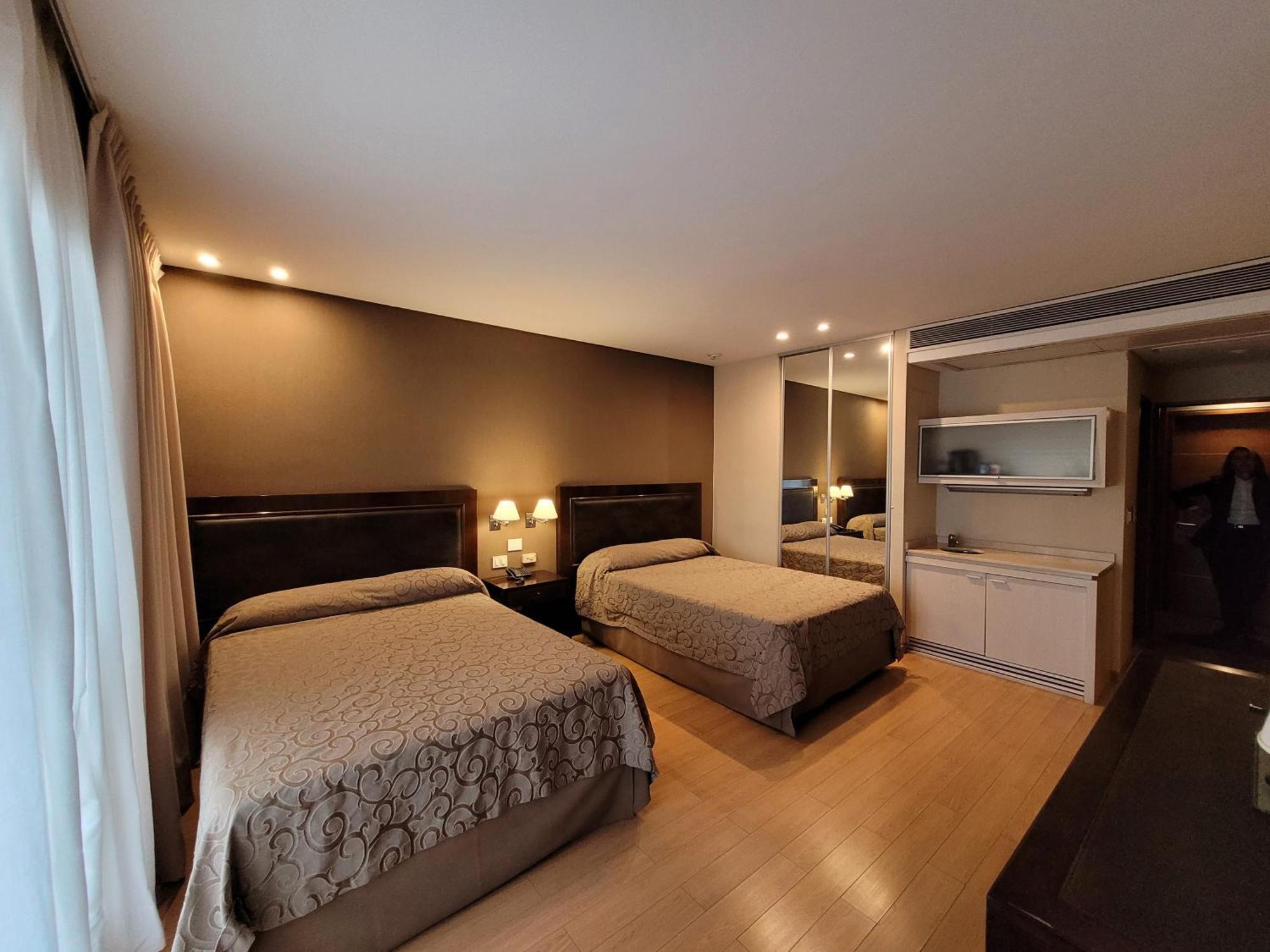 Hotel Plaza Colón Εξωτερικό φωτογραφία