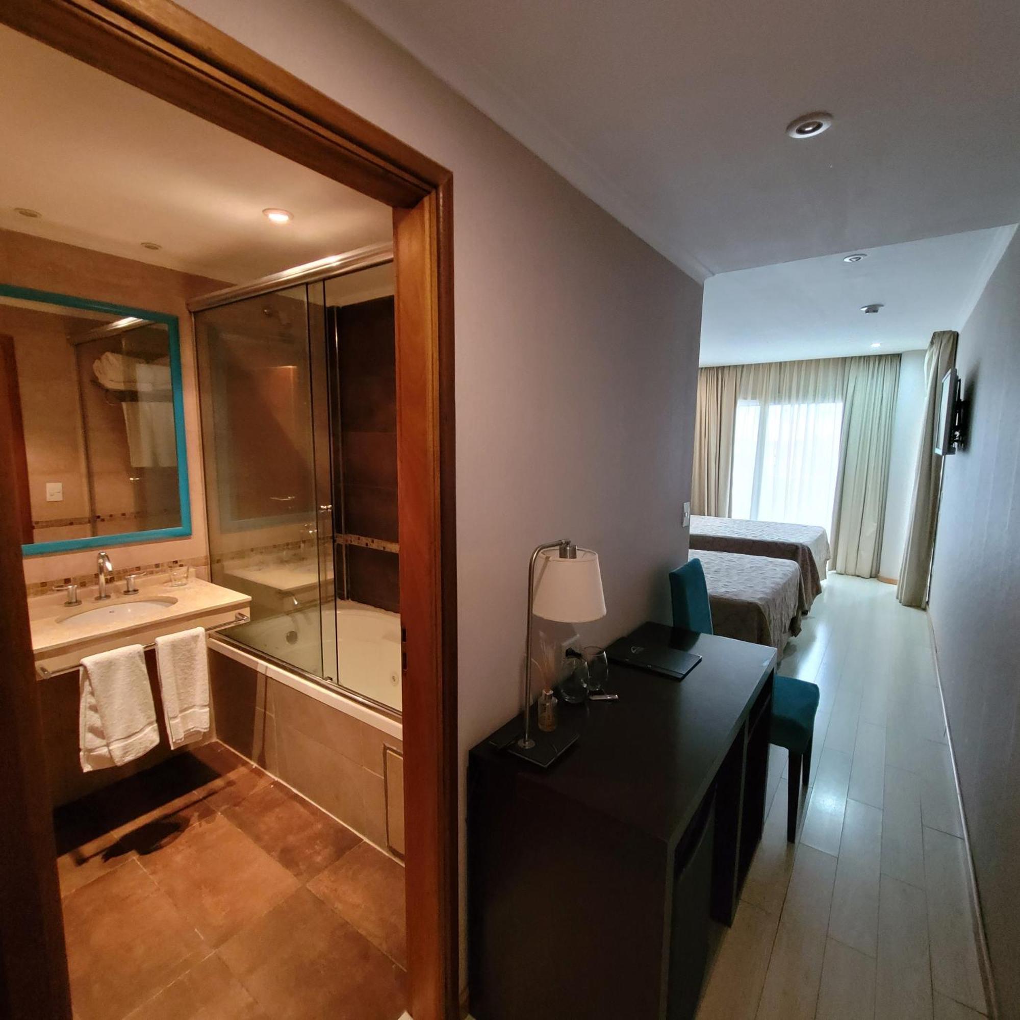Hotel Plaza Colón Εξωτερικό φωτογραφία